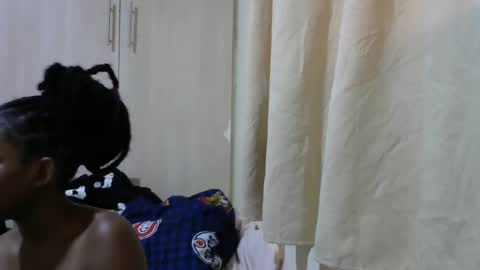 Snapshot of misty_shee chatting on March 7, 12:34 pm misty_shee online show from March 7, 12:34 pm