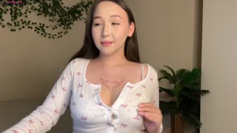 Mona online show from August 2, 5:16 pm