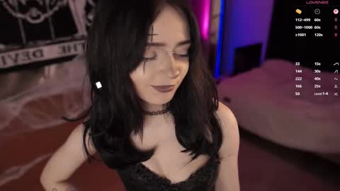 Yuka online show from October 25, 6:59 pm