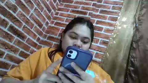 Cutiepie online show from February 8, 4:55 pm