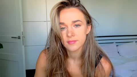 mmminnie online show from September 11, 2:17 pm