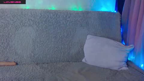 Molly1sex online show from September 22, 11:58 pm