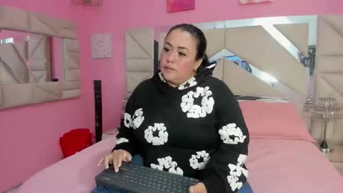 molly_madisson0 online show from March 4, 12:34 pm