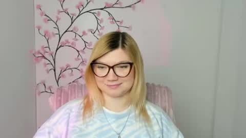 Molly online show from February 18, 1:10 pm