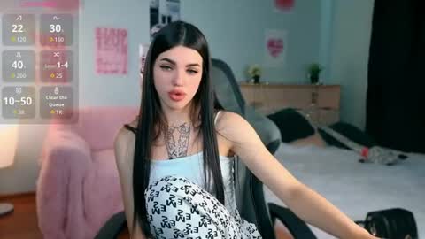 Molly online show from June 19, 5:00 am