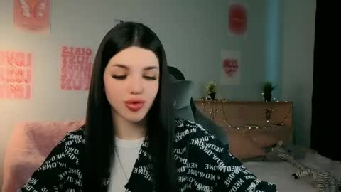Molly online show from May 7, 4:28 am