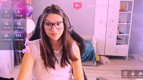  KIRA  online show from October 29, 6:40 am