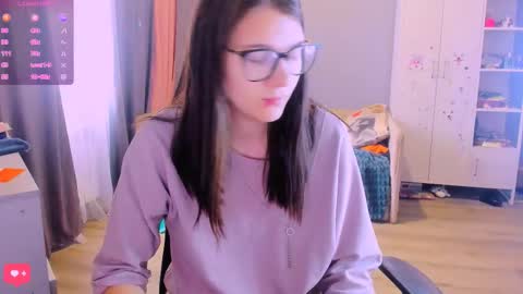  KIRA  online show from March 5, 3:24 am