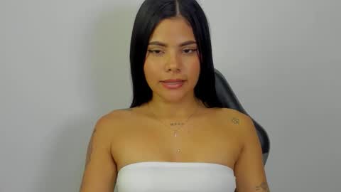 mollylove_ online show from November 28, 9:07 pm