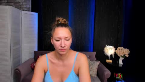 hi im Molly heregreat boobs big heart  warm pussy  online show from November 2, 11:57 am