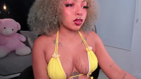 Momo  online show from February 14, 4:14 am