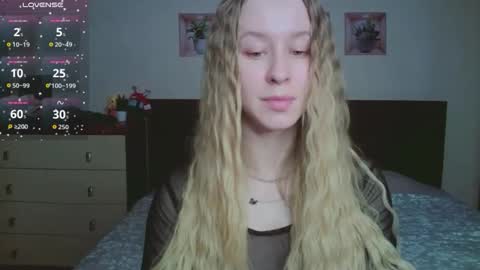 Mona online show from February 10, 1:47 pm