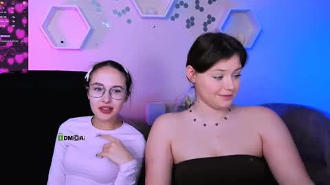 Mona  online show from November 30, 8:02 pm