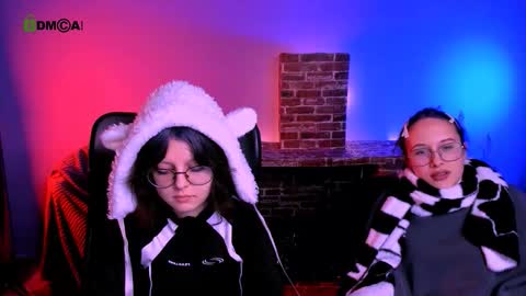 Mona  online show from December 18, 11:53 pm