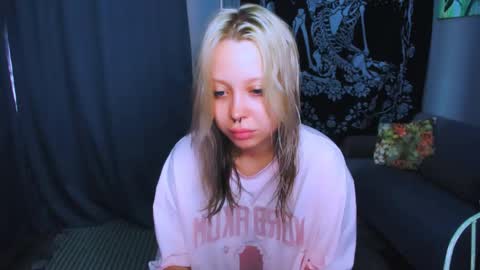   online show from May 25, 4:44 am
