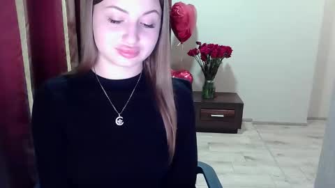 monica_211 online show from May 12, 8:26 pm