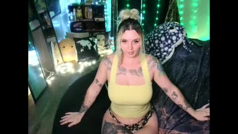 Monica online show from May 8, 7:59 pm