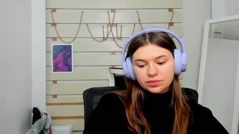 Monika online show from February 8, 1:44 pm