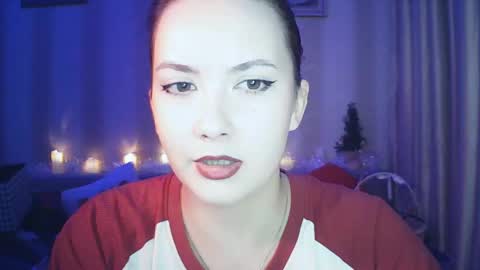 moodiemira online show from January 15, 7:53 pm