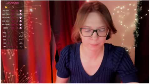 Snapshot of moon__girl chatting on December 22, 8:03 pm Roxy online show from December 22, 8:03 pm