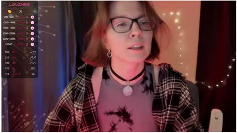 Snapshot of moon__girl chatting on March 2, 8:25 pm Roxy online show from March 2, 8:25 pm