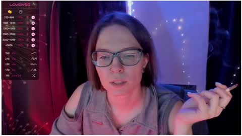 Snapshot of moon__girl chatting on February 13, 7:21 pm Roxy online show from February 13, 7:21 pm