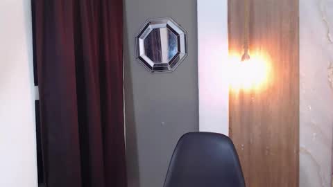 moon_and_fire_ online show from February 2, 4:00 am