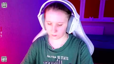 Lola online show from March 31, 4:51 pm