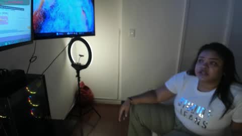 Luna  online show from October 27, 6:03 pm