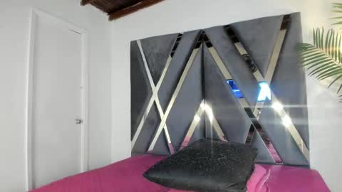 Luna  online show from December 2, 6:10 pm