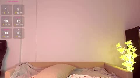 moonmimmi online show from February 20, 6:19 am