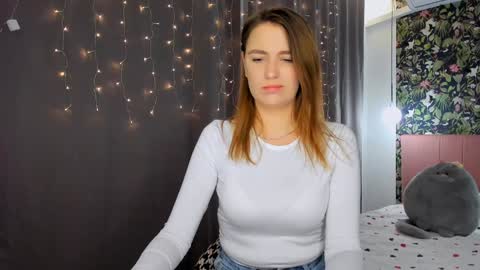 Monica online show from December 12, 10:09 pm