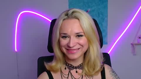 Susanna online show from May 2, 11:46 am