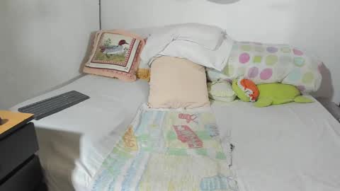Snapshot of mrs_mommy chatting on September 8, 7:24 pm mrs_mommy online show from September 8, 7:24 pm