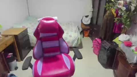 Snapshot of mrs_mommy chatting on February 24, 4:26 pm mrs_mommy online show from February 24, 4:26 pm