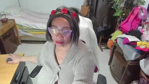 Snapshot of mrs_mommy chatting on March 9, 2:39 am mrs_mommy online show from March 9, 2:39 am
