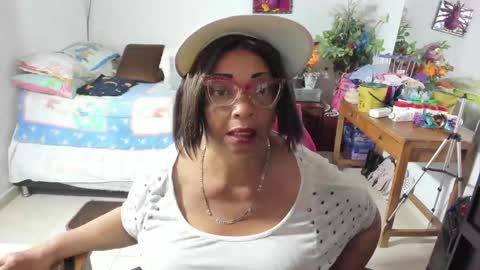 Snapshot of mrs_mommy chatting on October 3, 7:41 pm mrs_mommy online show from October 3, 7:41 pm