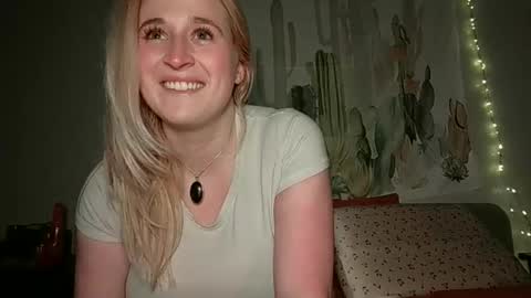 msclairewhatever online show from December 4, 4:59 am