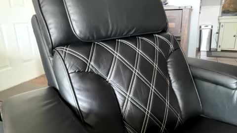 msmomy69 online show from April 14, 6:08 pm