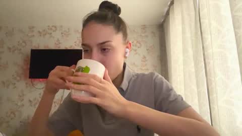 May online show from February 20, 7:32 am