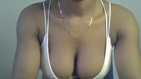 muscle_queen0 online show from March 2, 6:36 am