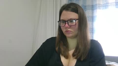 musechic_wild online show from February 12, 7:32 am