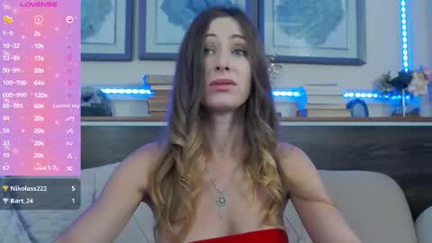 Luna  online show from October 11, 8:33 pm