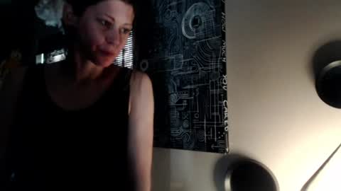 ghost mantis online show from August 2, 10:35 pm