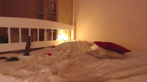 Hannah  welcome  online show from November 22, 3:04 pm