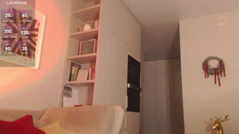 Snapshot of my_hannah chatting on January 11, 2:04 pm Hannah  welcome  online show from January 11, 2:04 pm