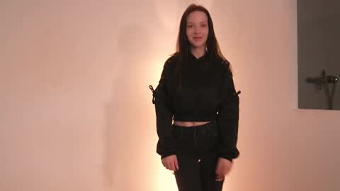STELLA  Im here today online show from October 7, 6:34 pm