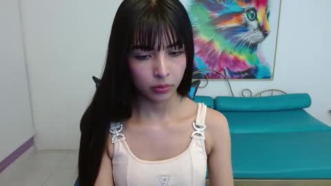 Snapshot of mylu_11 chatting on October 20, 8:23 pm Milu 3 online show from October 20, 8:23 pm