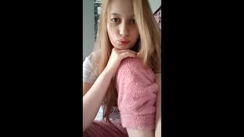 Mystery Girl online show from December 22, 9:23 am