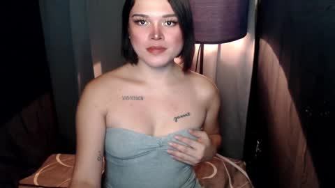 UR GIRL NEXTDOOR online show from March 1, 5:31 am